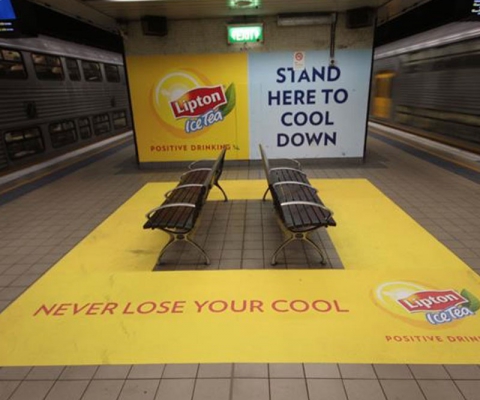 asphalt-walk-floorgraphic